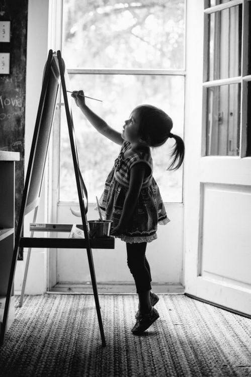 bambina-che-dipinge
